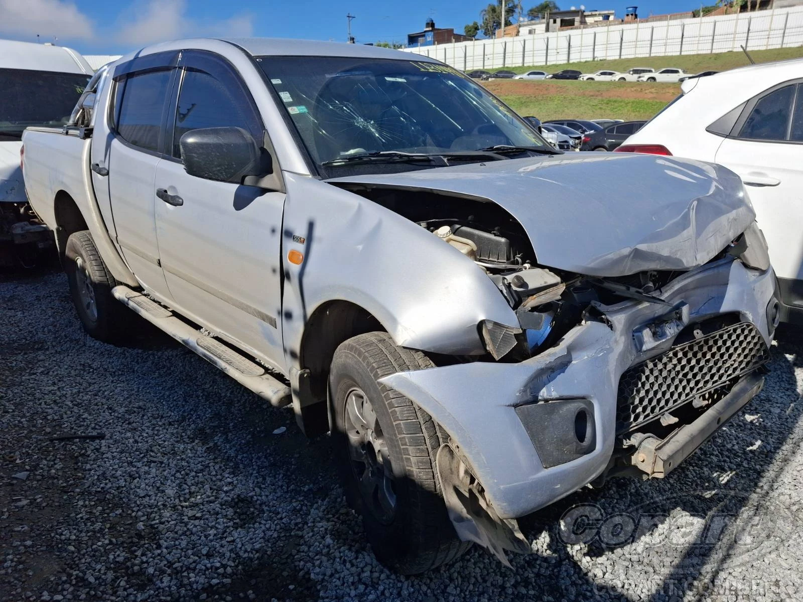 Mitsubishi L200 Triton GL 2014 3.2 Turbo Diesel 4x4 em Itaquaquecetuba - São Paulo
