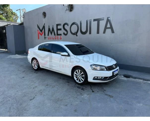 Volkswagen Passat Turbo 2.0 2014 Branco Gasolina Blindado em São Paulo