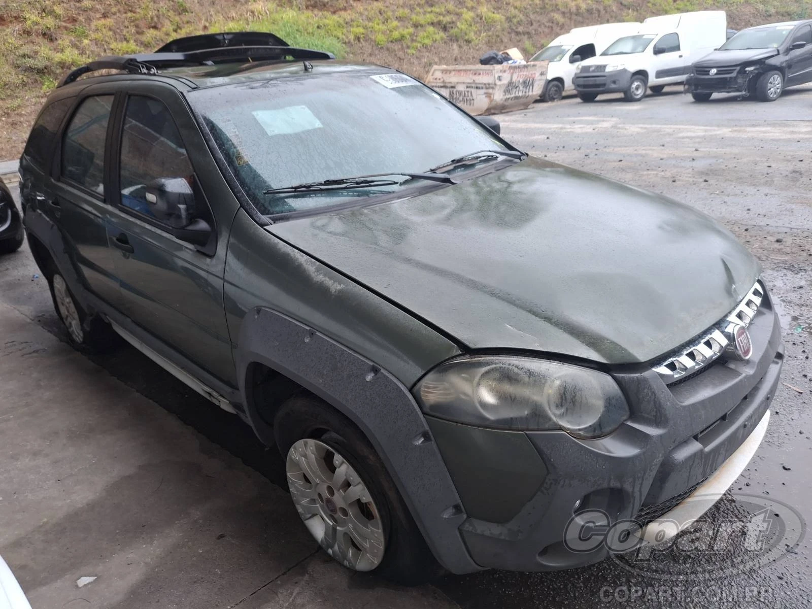 Fiat Weekend Weekend 2015 1.8 16V ETORQ em Embu Das Artes - São Paulo