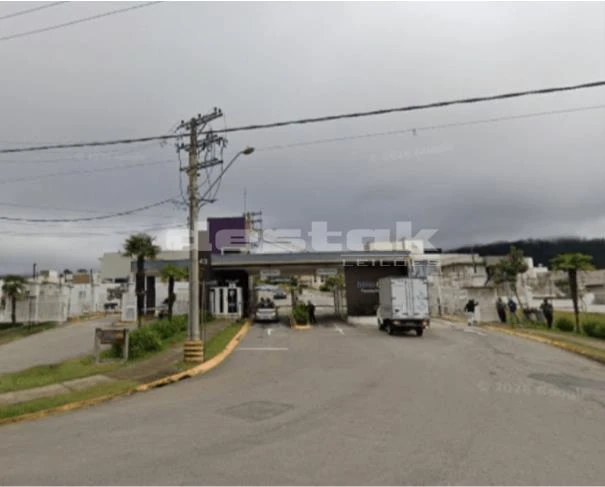 Casa com 3 Suítes em Mogi das Cruzes/SP em Mogi Das Cruzes - São Paulo