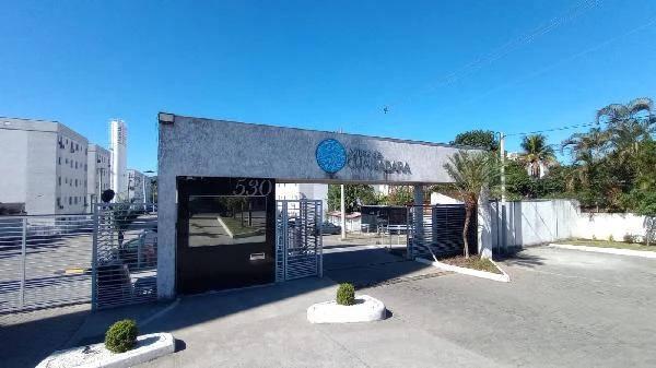 Apartamento com portaria moderna e guarita no Condomínio Residencial Água de Guanabara em área urbana