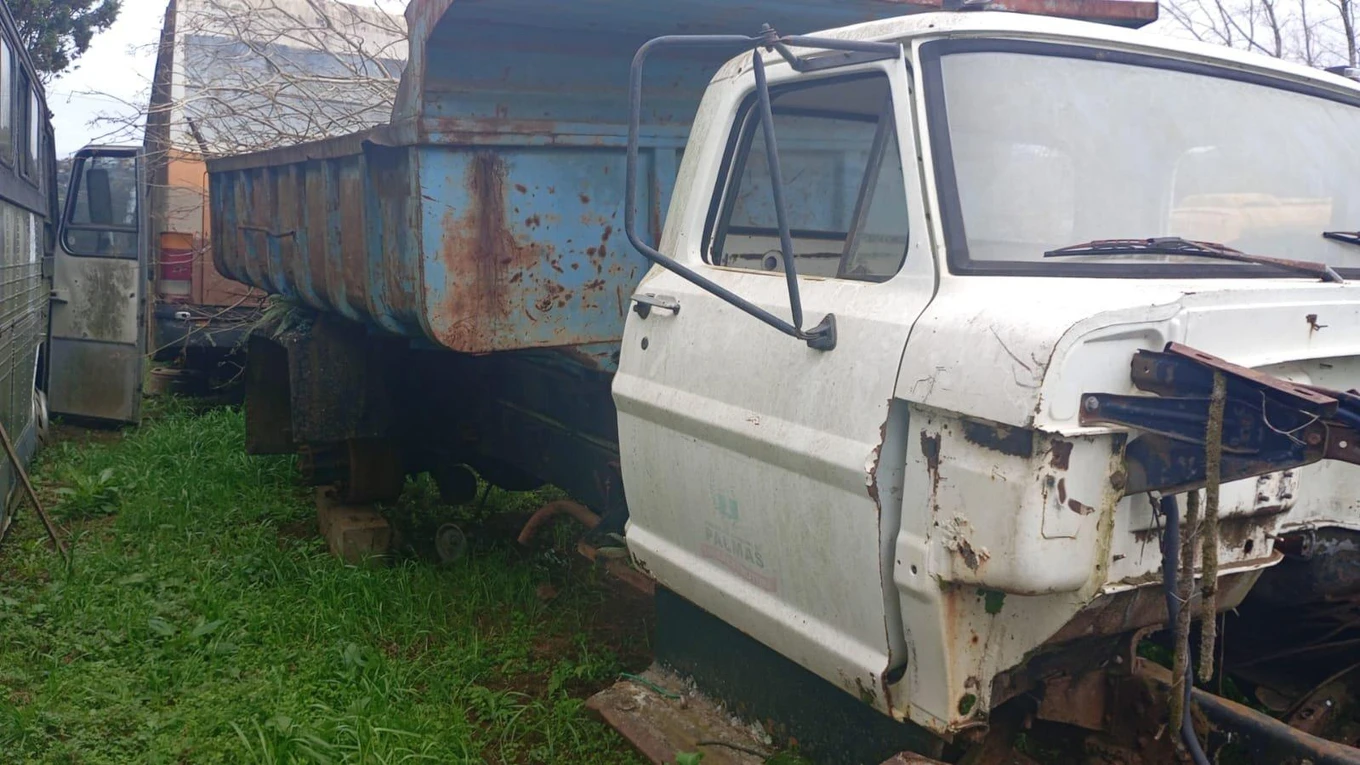 Ford 14000 14000 1990 Caminhão Branco em Palmas - Paraná