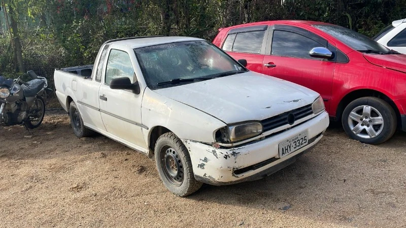 Volkswagen Saveiro CL 1.6 1998/1999 em Alfredo Wagner