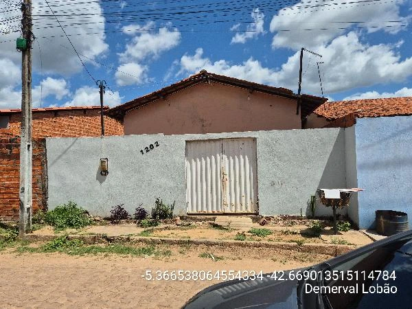 Casa com 2 Quartos em Cidade Nova, Demerval Lobão/PI em Demerval Lobão - Piauí