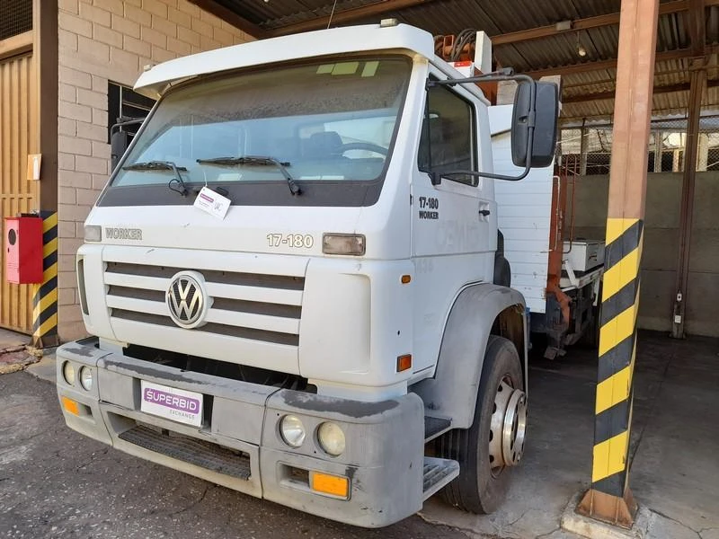 Volkswagen 17.180 Worker 2010 4x2 Manual Diesel em Contagem - Minas Gerais