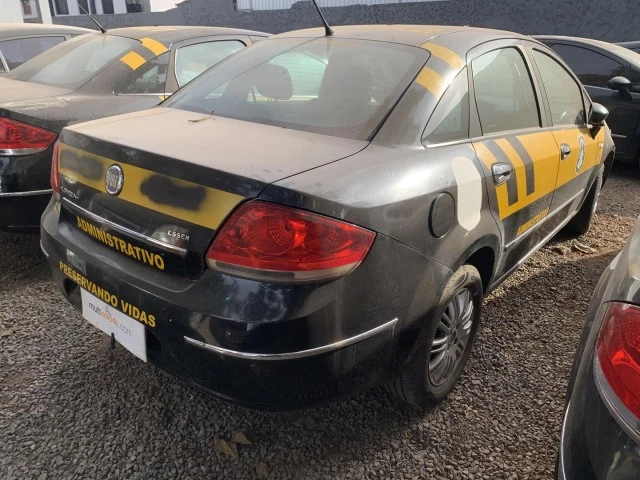 Fiat Linea Essence 2012 1.8 em null
