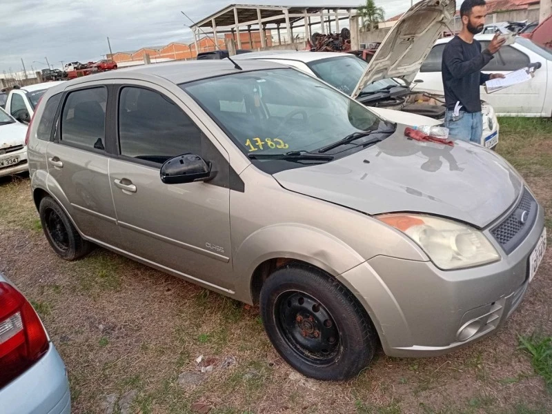 Ford Fiesta 1.6 Flex 2009/2010 em Capão Da Canoa - Rio Grande do Sul