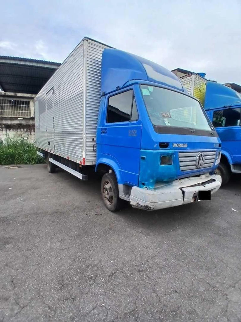 Volkswagen 8.120 2011/2012 4x2 Diesel Baú Alumínio em Rio De Janeiro - Rio de Janeiro