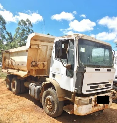 Iveco Eurocargo 260E25N 2009/2010 6x4 Manual Diesel em São Paulo