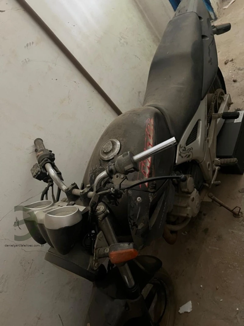 Honda CBX 250 Twister 2001/2002 250cc Gasolina em Mirim Doce - Santa Catarina