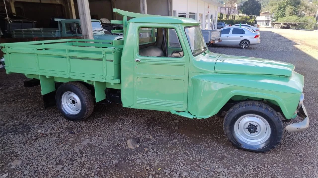 Ford F75 1968 em Bituruna - Paraná