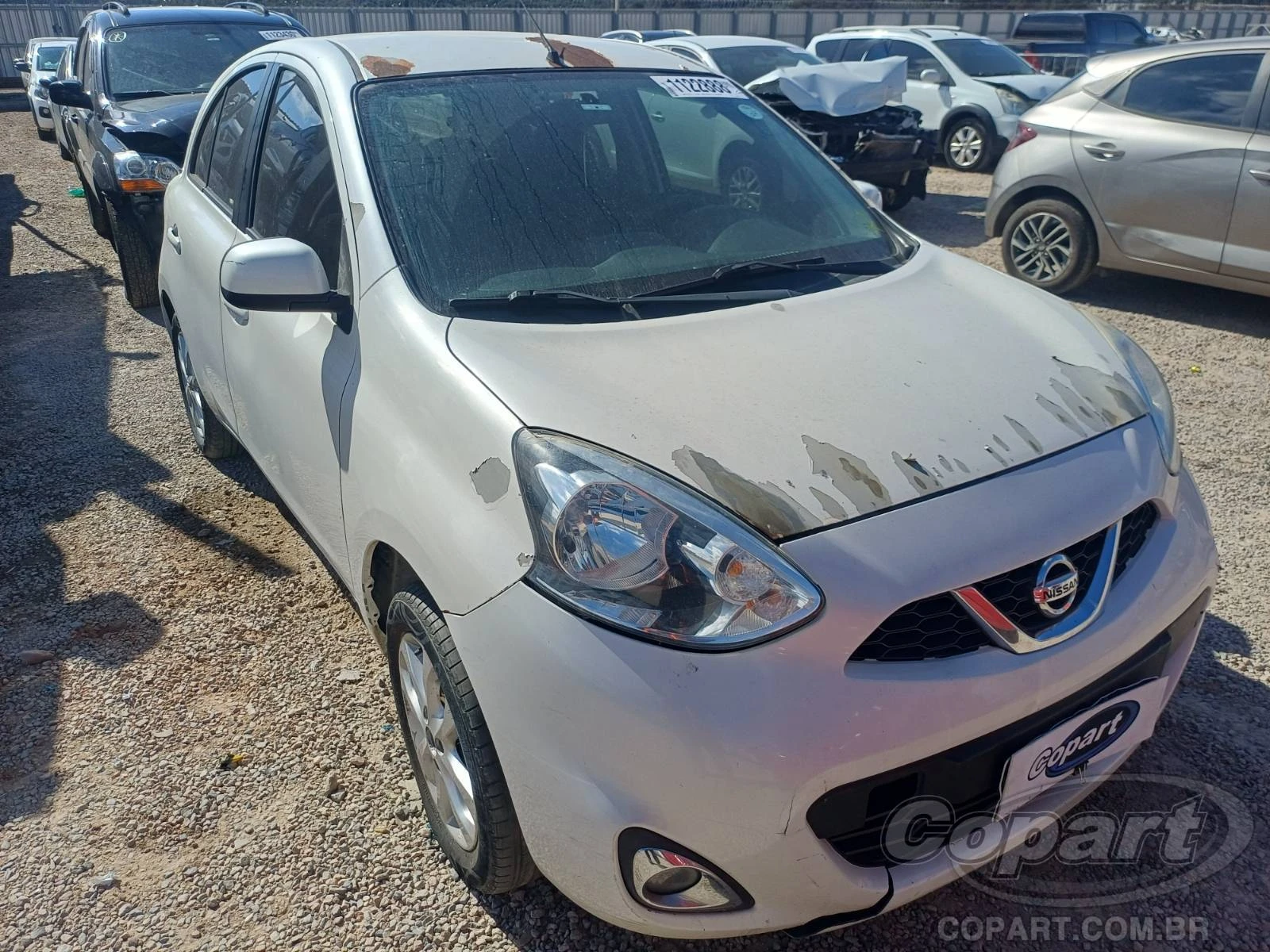 Nissan March 1.6 16V 2016 Automóvel em São José Dos Pinhais - Paraná