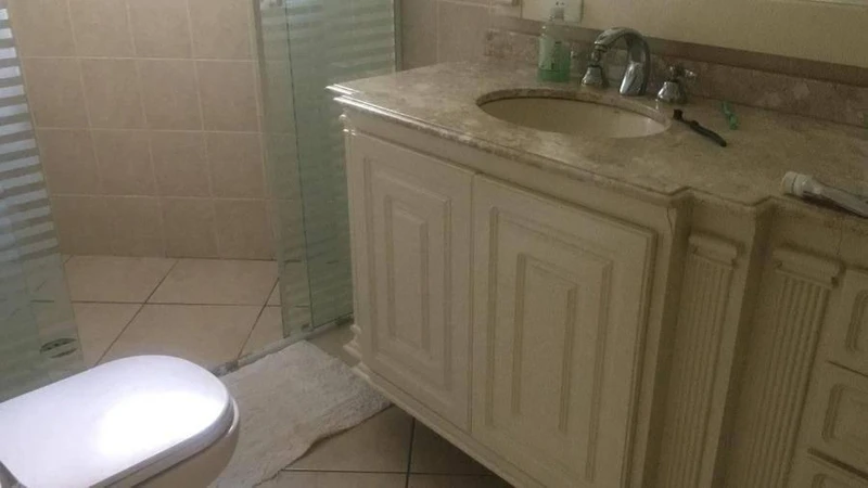 Casa com 4 Dorms e Piscina em Jandira/SP em Jandira - São Paulo