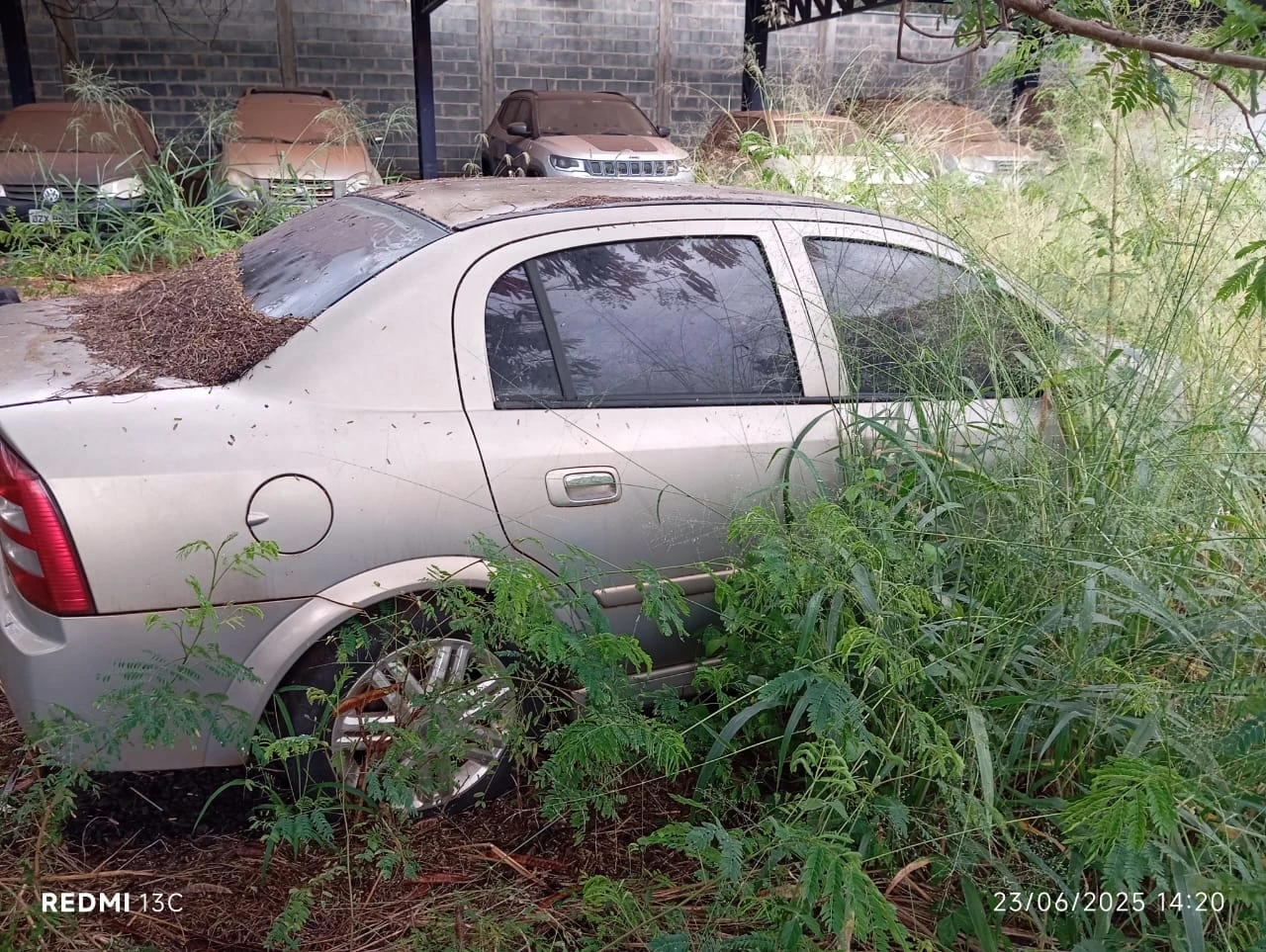 Outro com GM Astra Sedan 2005 em Ribeirão Preto/SP em Ribeirão Preto - São Paulo