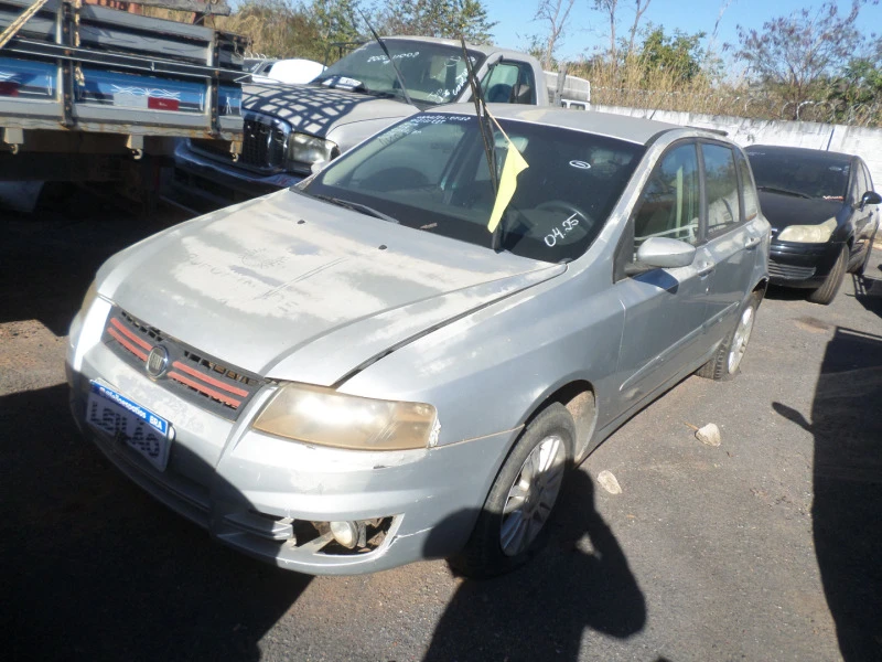 Fiat Stilo SUCATA 2002 2003 Gasolina Prata em Barreiras - Bahia