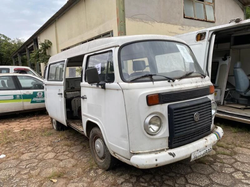 Volkswagen Kombi Van Branca em Ipatinga - Minas Gerais