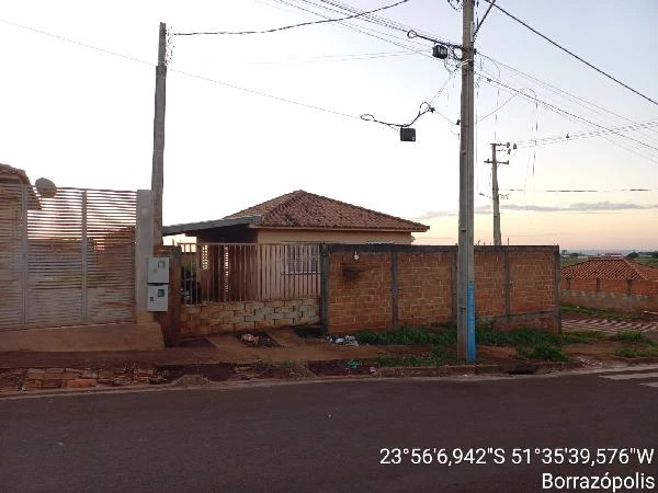 Casa com 2 Quartos em Faxinal/PR em Faxinal - Paraná