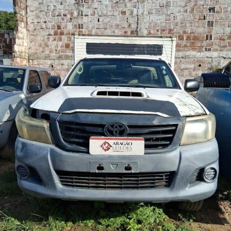 Toyota Hilux CS4X4 2012 Recuperável em Recife - Pernambuco