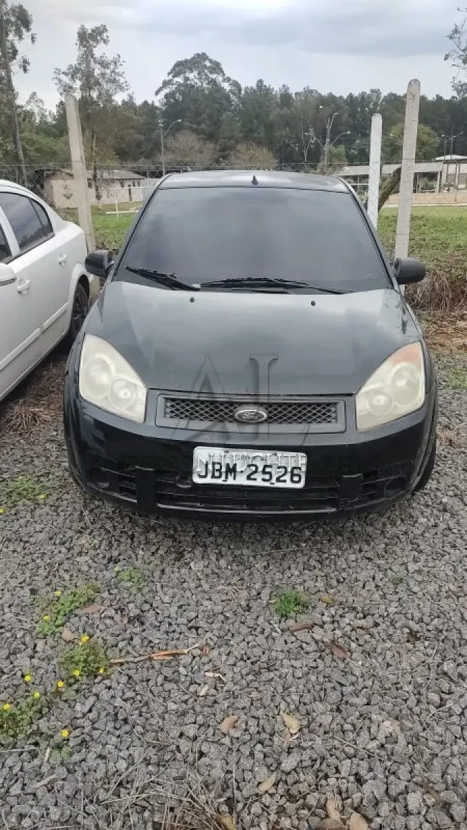 Ford Fiesta Sedan 2008/2009 1.6 Flex em Canoas - Rio Grande do Sul