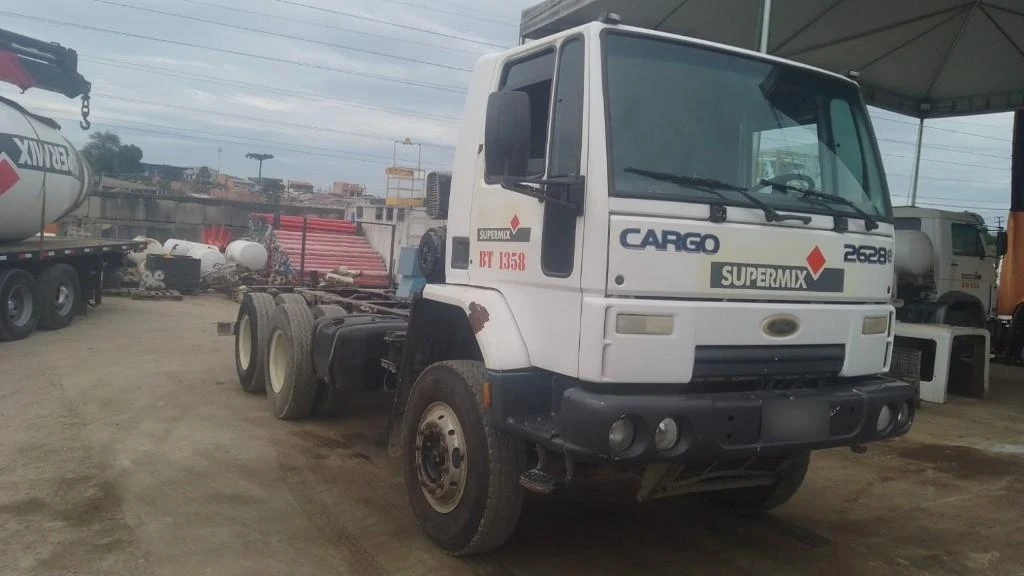 Ford Cargo 2628 E 2010/2011 Diesel em Curitiba - Paraná