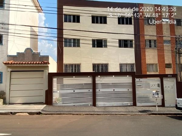 Apartamento com 3 Quartos e 1 Vaga em Uberlândia/MG em Uberlândia - Minas Gerais