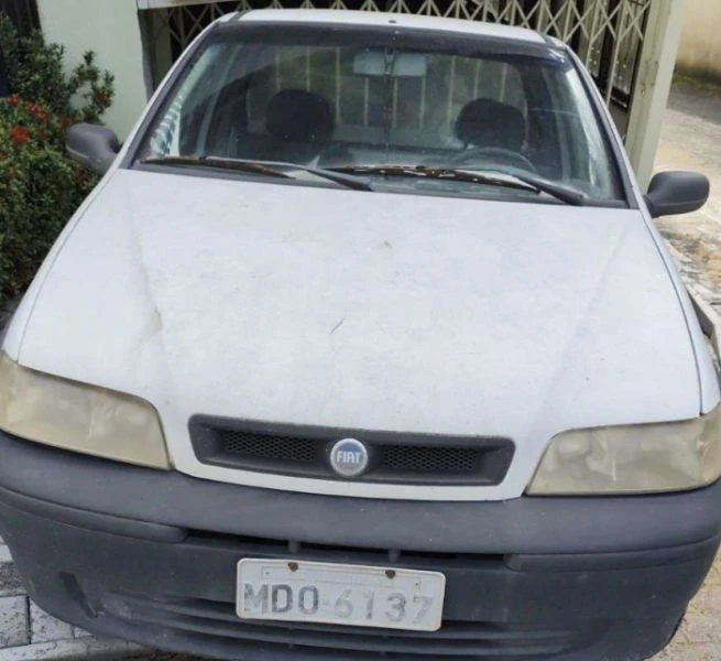 Fiat Strada Fire 2005 1.0 Automático? em Blumenau - Santa Catarina