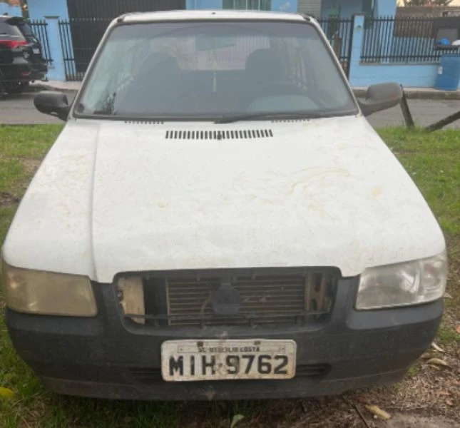 Fiat Uno Mille 1.0 Fire Flex Economy 2P 2011/2012 em Lages - Santa Catarina