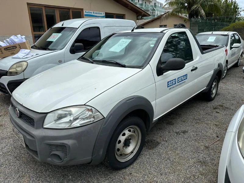 Fiat Strada Working 2014 2015 em Florianópolis - Santa Catarina