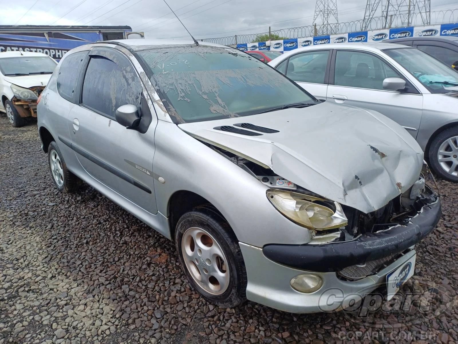 Peugeot 206 Quiksilver 2003 1.0 16V Gasolina Automóvel Frontal em Canoas - Rio Grande do Sul