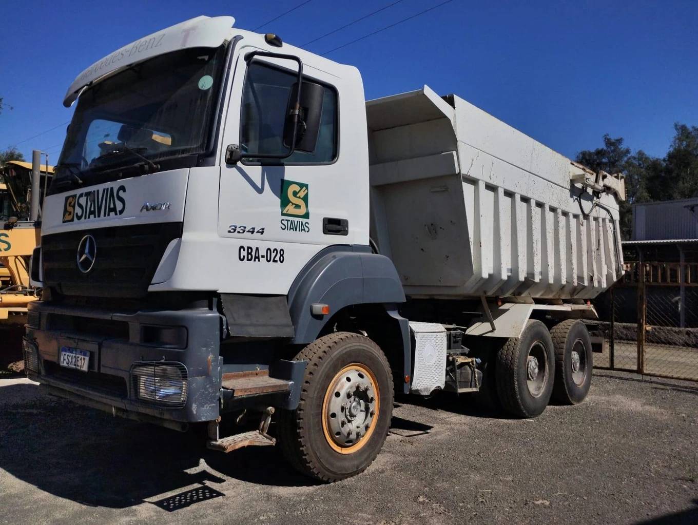 Mercedes-Benz Axor Axor 3344S6X4 2014 Diesel em Rio Claro - São Paulo