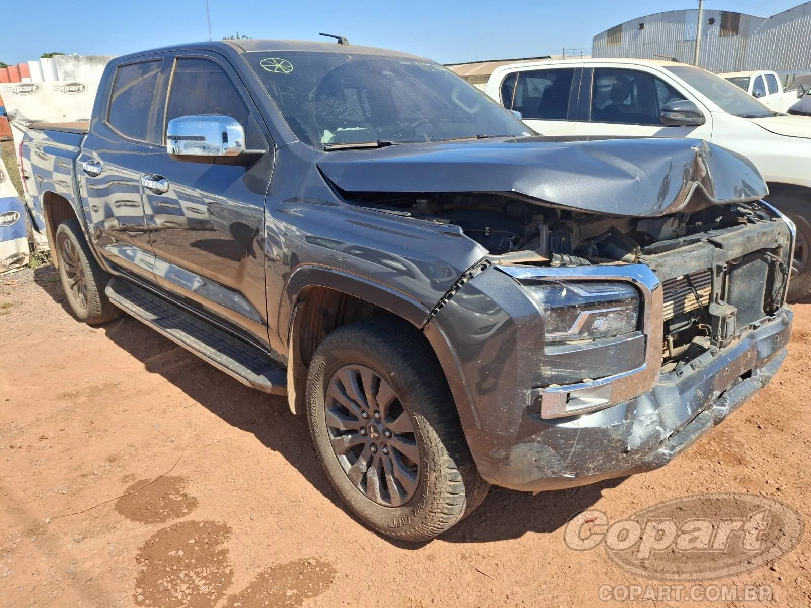 Mitsubishi Triton HPE-S 2026 2.4 BiTurbo em Cuiabá - Mato Grosso