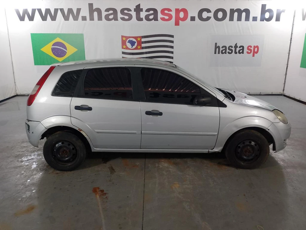 Ford Fiesta Edge Edge 2002 2003 Prata em Casa Branca - São Paulo