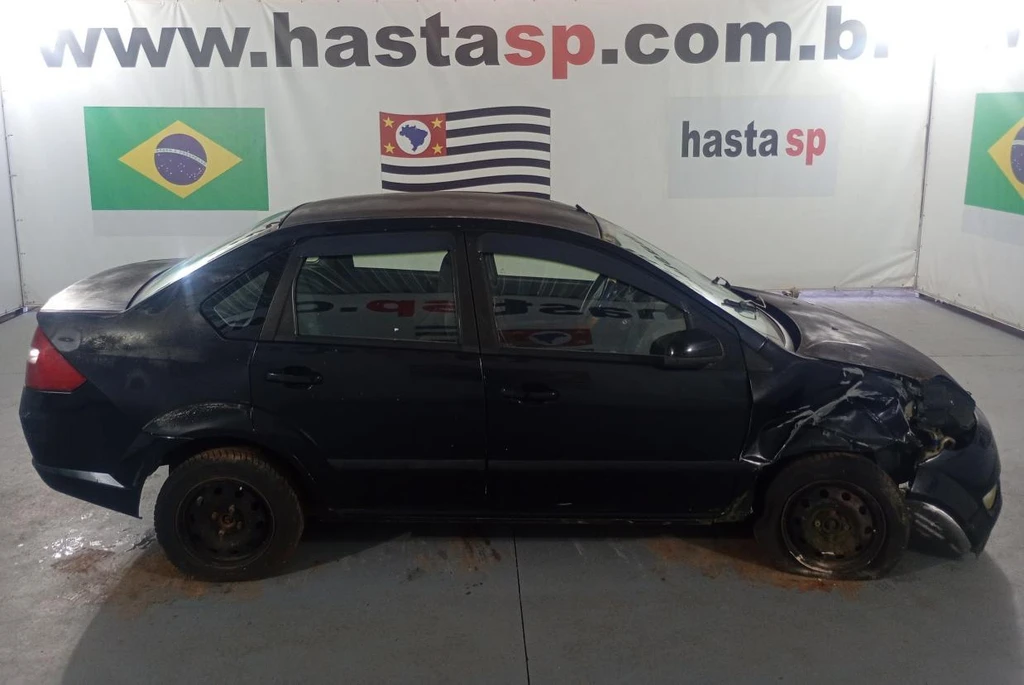 Ford Fiesta Sedan 2006/2007 1.6 Flex em Casa Branca - São Paulo