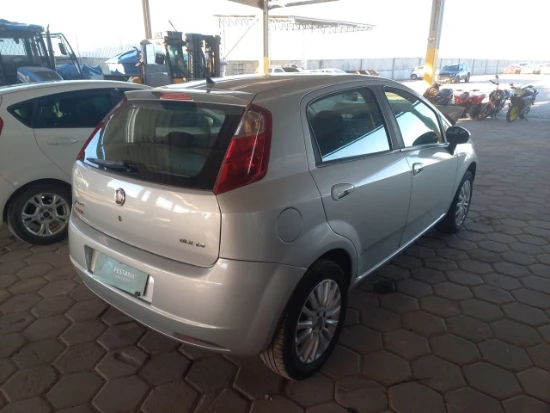 Fiat Punto ELX 1.4 2009 2010 Gas/Alc em Tijucas - Santa Catarina