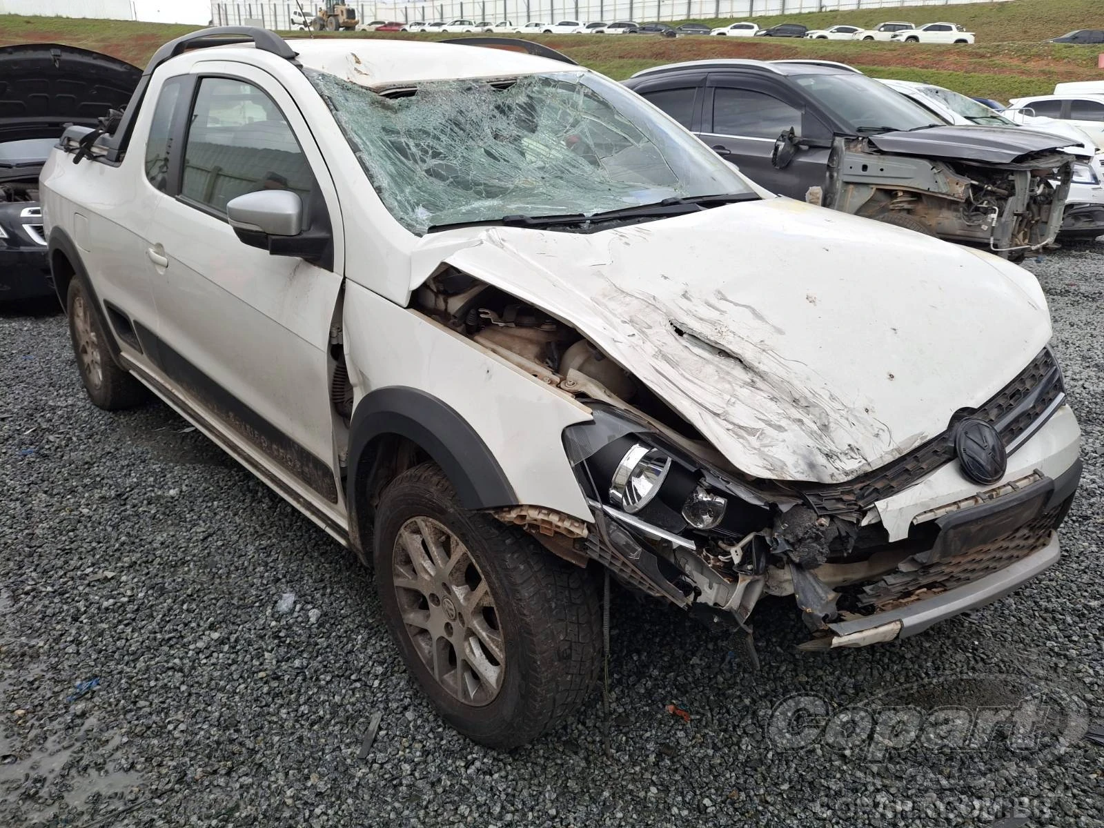 Volkswagen Saveiro CE Cross CE Cross 2016 1.6 MSI Flex em Itaquaquecetuba - São Paulo