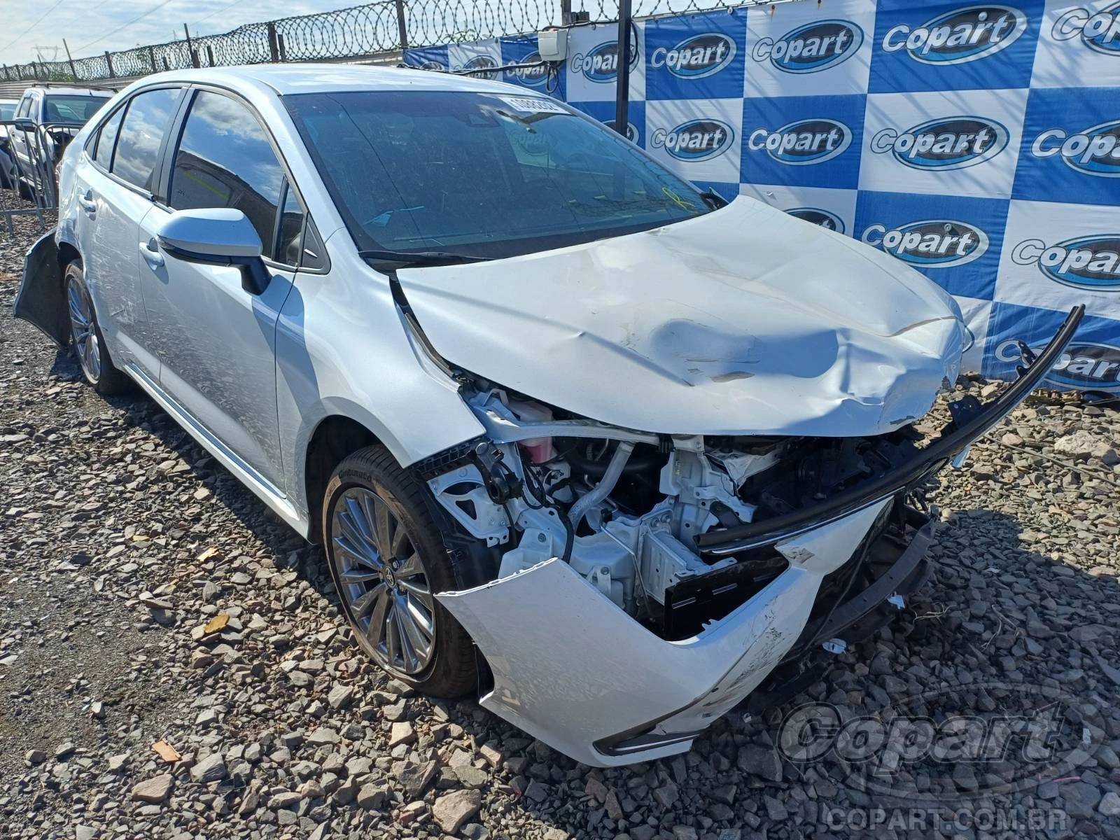 Toyota Corolla XEi 2024 2.0 Automático com Frontal Grande Monta em Canoas - Rio Grande do Sul