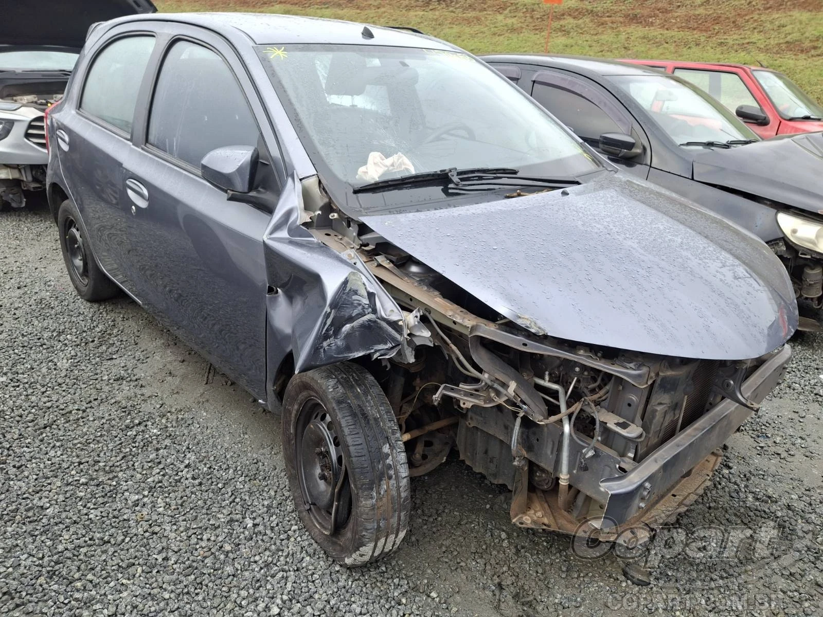 Toyota Etios XS 2016 1.5 em Itaquaquecetuba - São Paulo