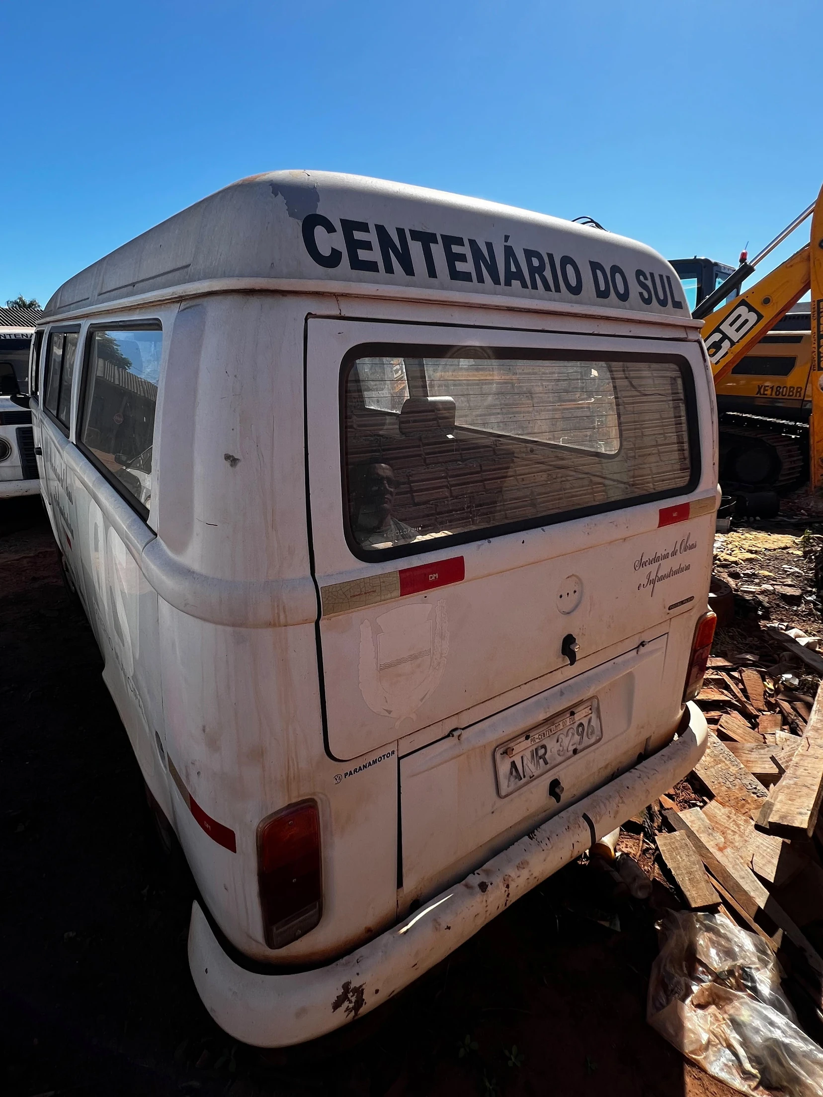 Volkswagen Kombi 2006 Flex Van em Centenário Do Sul - Paraná