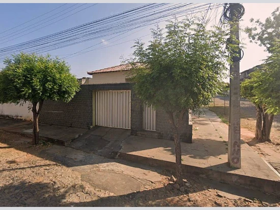 Casa em Cratéus/CE em Crateús - Ceará