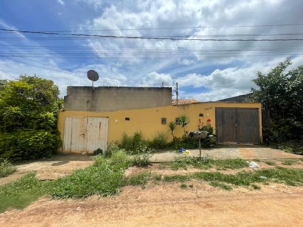 Casa com 1 Vaga em Esmeraldas/MG em Esmeraldas - Minas Gerais