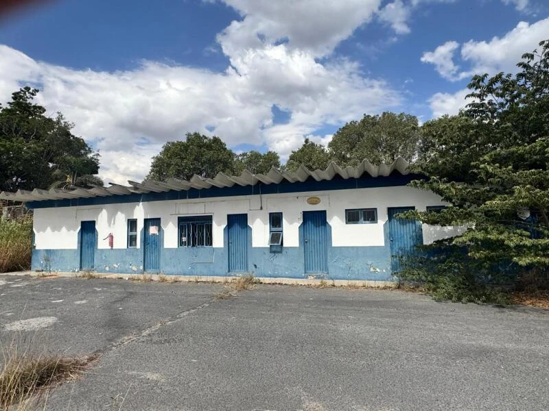 Prédio Comercial Área de 3958m² no Distrito Industrial em Araxá/MG em Araxá - Minas Gerais