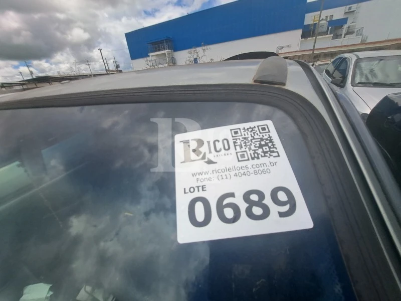 Fiat Uno Mille Economy Lote 0689 em Itapetininga - São Paulo