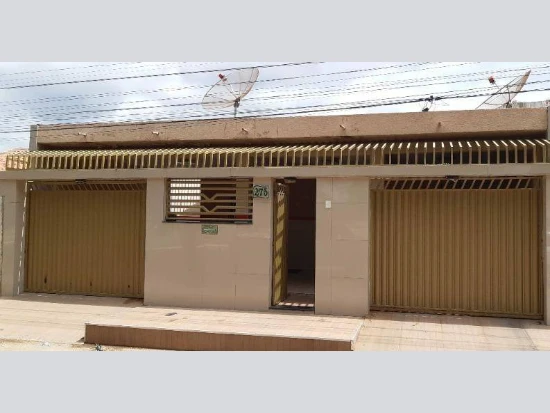 Casa com 1 vaga, 163m² construída em Petrolina/PE em Petrolina - Pernambuco