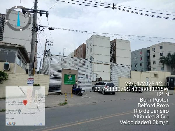 Apartamento em condomínio fechado visualização da entrada com área de circulação externa