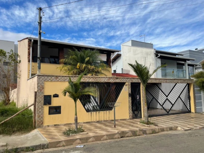 Casa com 3 Quartos em Pouso Alegre/MG em Pouso Alegre - Minas Gerais