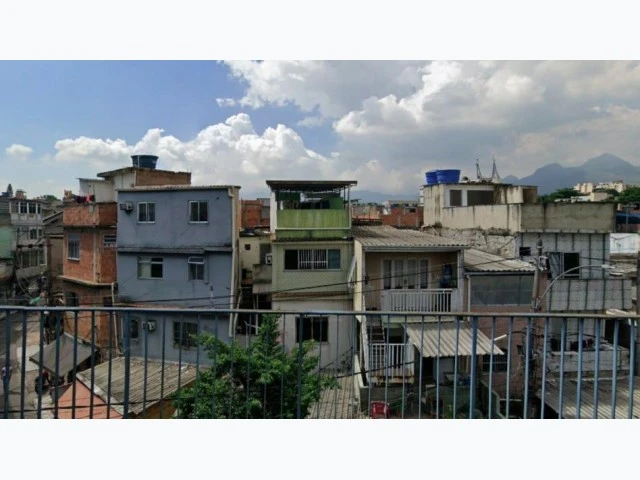 Prédio no Del Castilho em Rio de Janeiro/RJ em Rio De Janeiro - Rio de Janeiro
