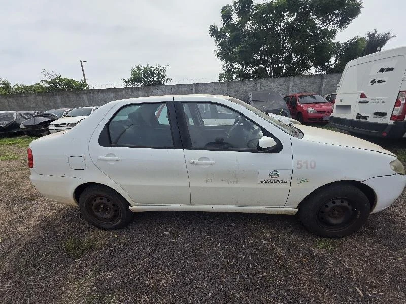 Fiat Siena 2006/2007 Branco Automático em Toledo - Paraná