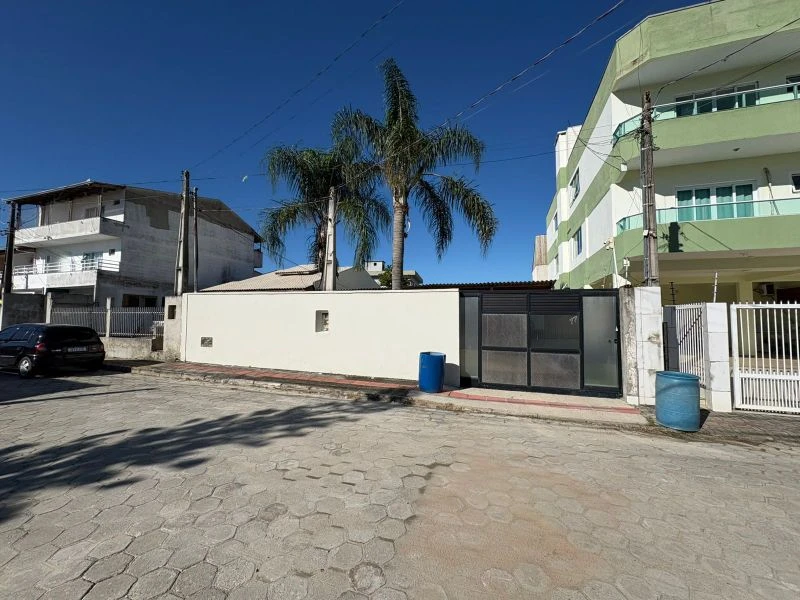 Casa com 3 Suítes em Camboriú/SC em Camboriú - Santa Catarina