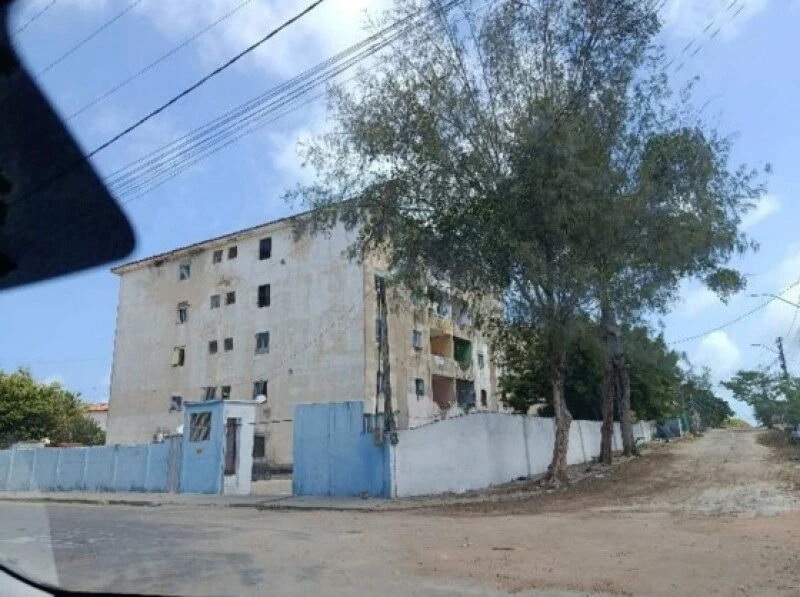 Apartamento com 2,48% de terreno no Prainha em Aquiraz/CE em Aquiraz - Ceará