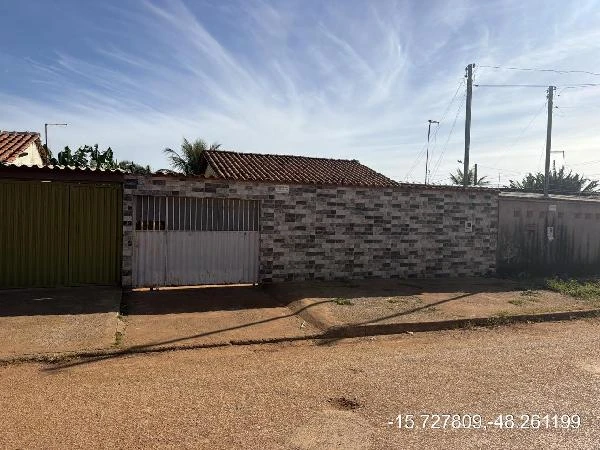 Casa com 2 Quartos em Águas Lindas de Goiás/GO em Aguas Lindas De Goias - Goiás